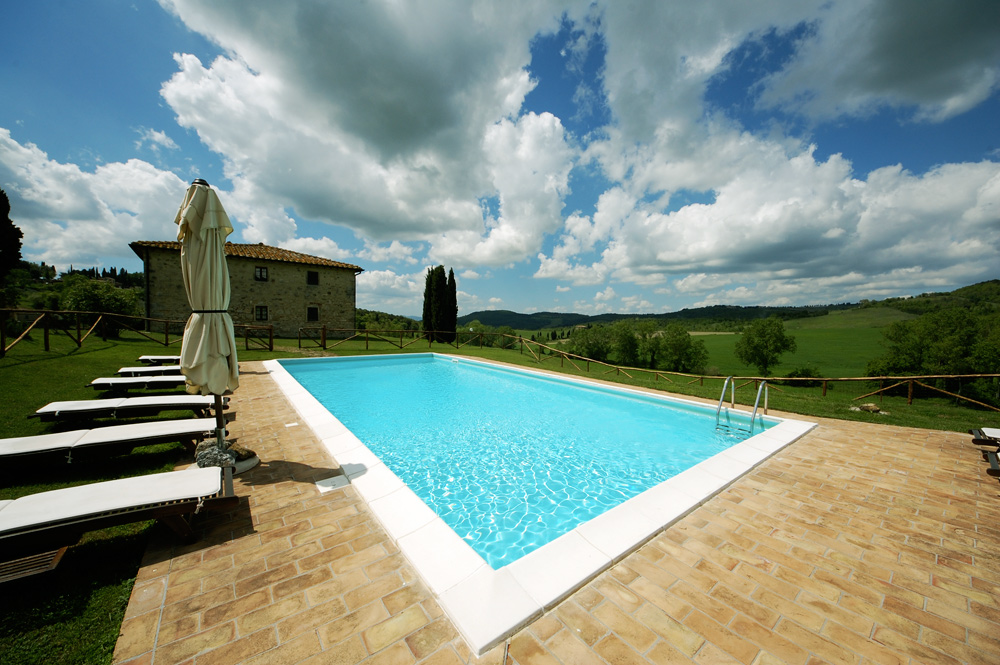 tuscan-villa-pool