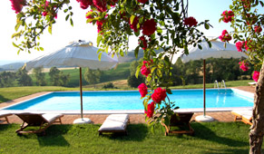 the luxury swimming pool of tuscan villa