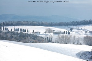 photo of tuscany villa in winter time