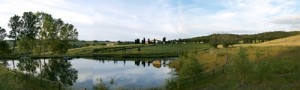 rent villa in tuscany with lake