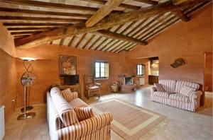 villa in tuscany living room
