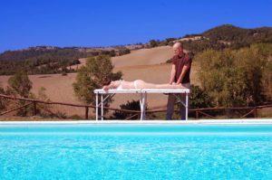 relaxing massage in Tuscany