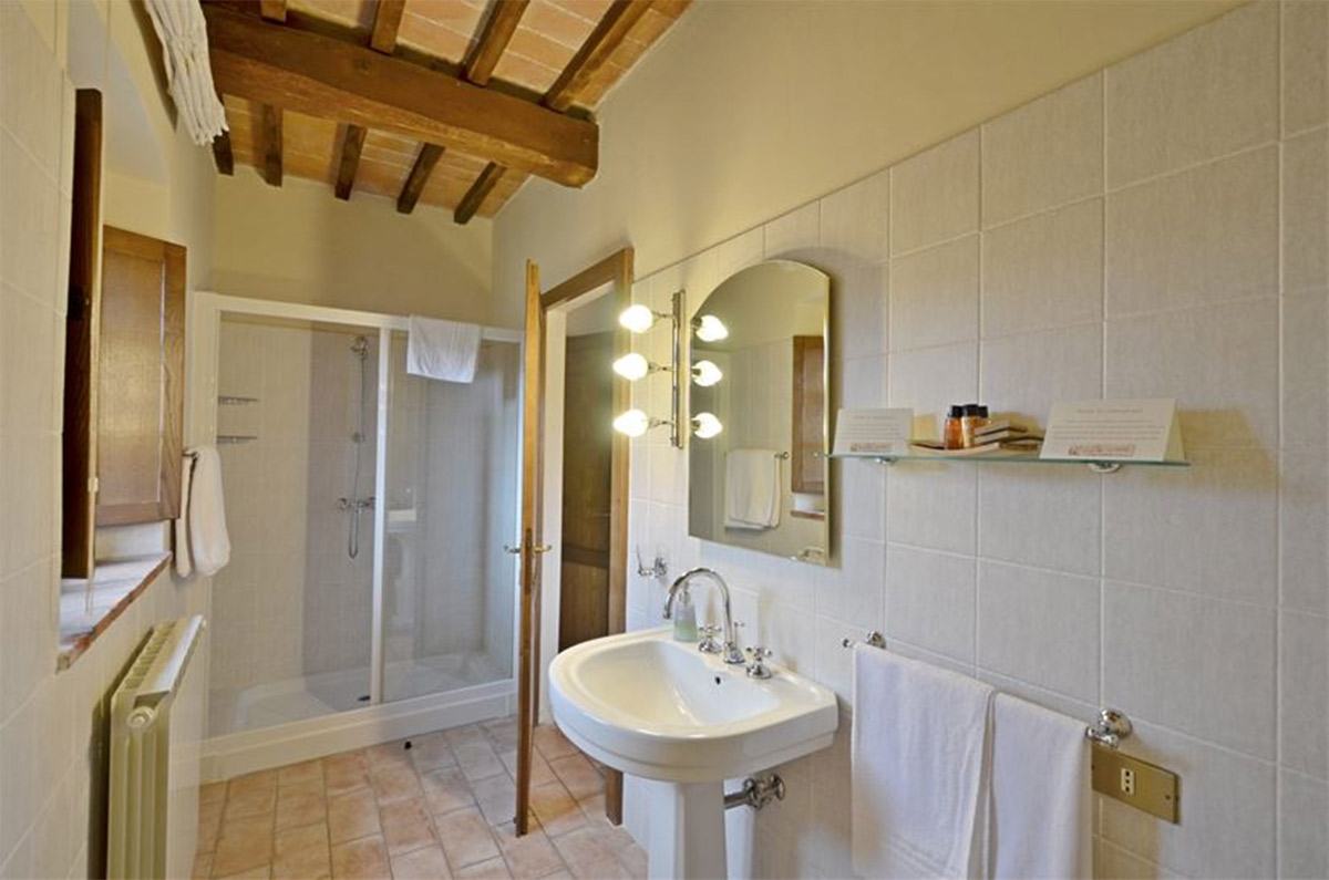 bathroom villa in tuscany