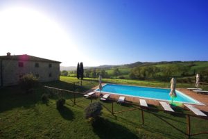 rent villa in Tuscany 8 persons