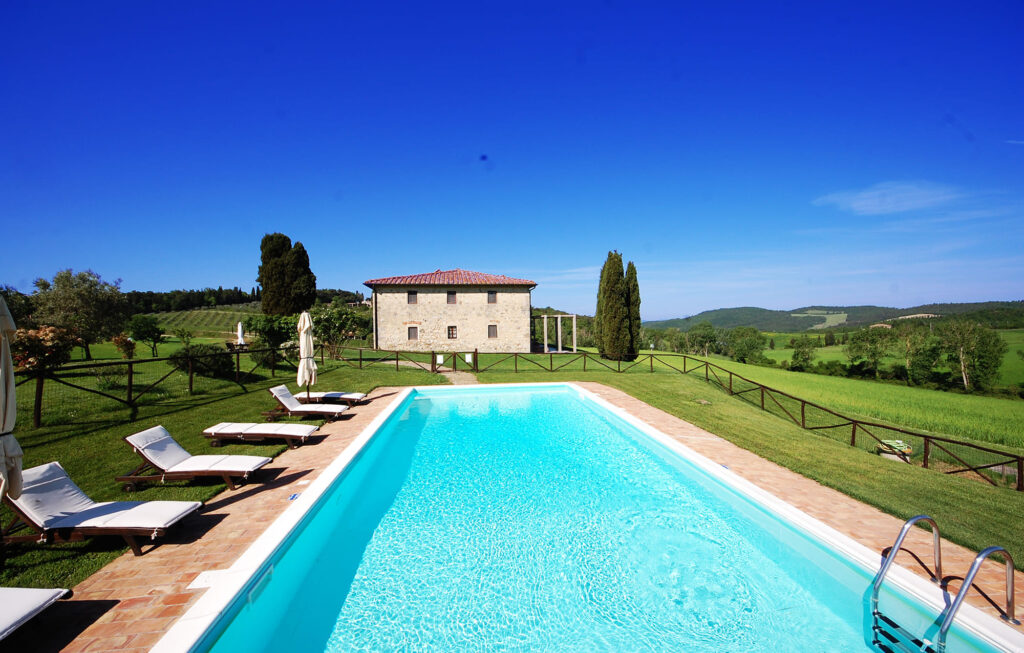 Villa in tuscany pool with staff available